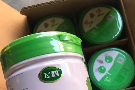 飞鹤臻稚为什么盖上图案不一样
