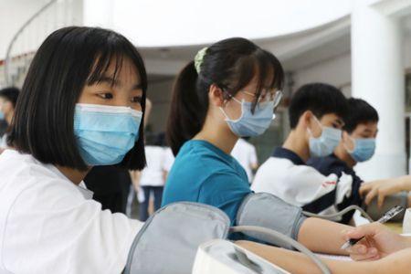 体重超重高考生能进入大学吗