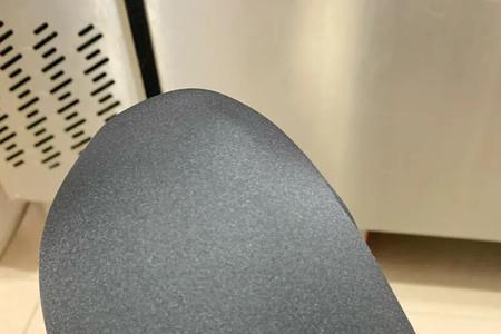 鲨鱼裤掉裆是偏大还是偏小