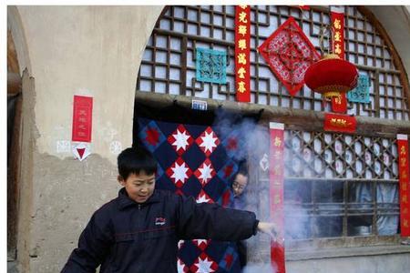 春节为什么要贴窗花