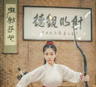 古人分别拿着弓和叉代表着什么