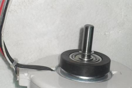 封闭光机内部有风扇吗