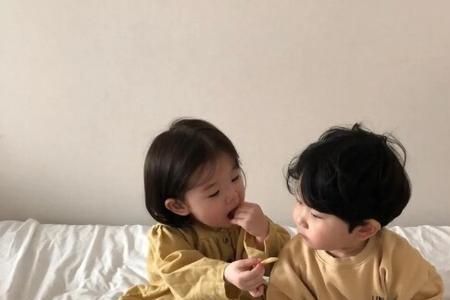 一对萌娃是什么意思