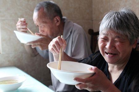 去长辈家吃饭带什么