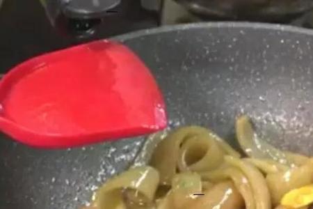炒菜生芡和熟芡区别