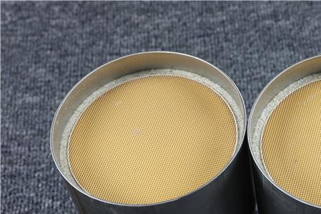 三元催化黄色金属颗粒是什么