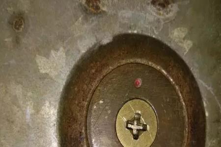 玥玛钥匙断在锁孔怎么取出