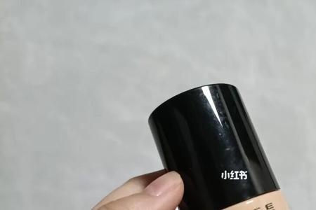 粉底液有白色的吗