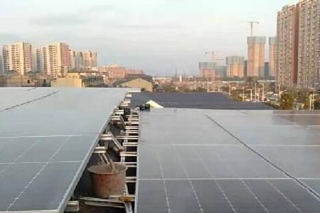 五间房可以安装多少太阳能板
