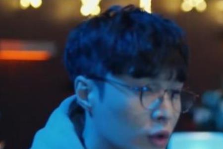 张艺兴第一桶金歌曲