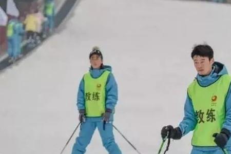 滑雪教练几个级别