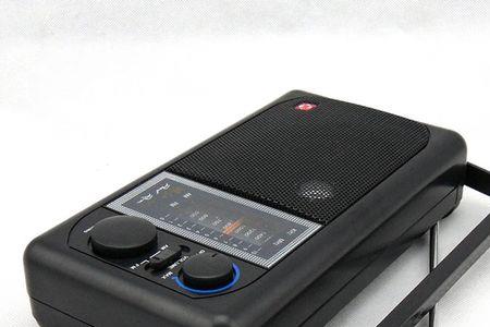 老年人使用的收音机收不到台了