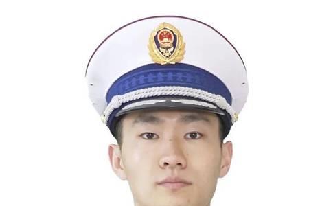 消防员订婚穿啥衣服