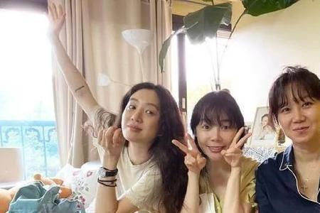 为什么有的中年女人自带少年感
