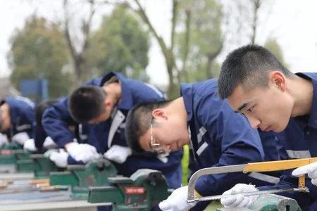 本科生进机务段有升职空间吗