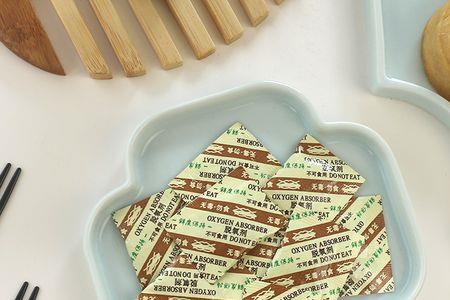 蛋黄酥包装放干燥剂还是脱氧剂
