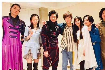 假面骑士亚马逊七羽扮演者