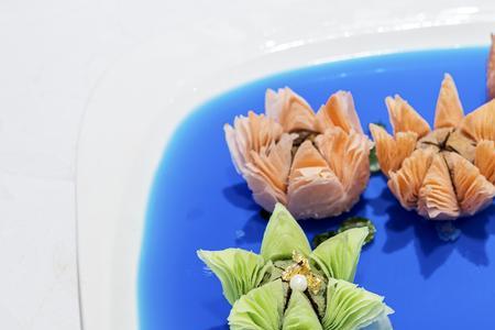 做日料厨师和中式面点师哪个好