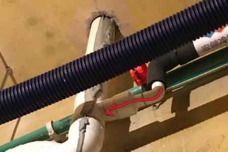 空调排水管接卫生间下水的做法