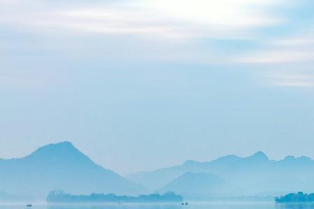 杭州西湖湖面的总面积约为6.4什么