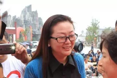河南调解栏目主持人