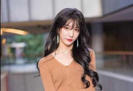 女孩儿说给男孩穿裙子怎么回