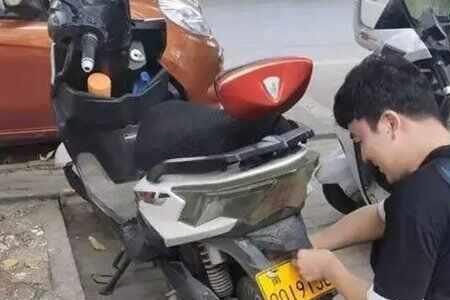 蓝牌电动车过户可以换黄牌吗