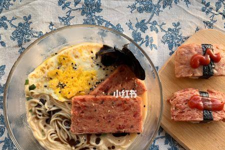 午餐肉红标和蓝标哪个贵