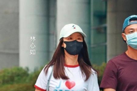 陪伴左右什么意思