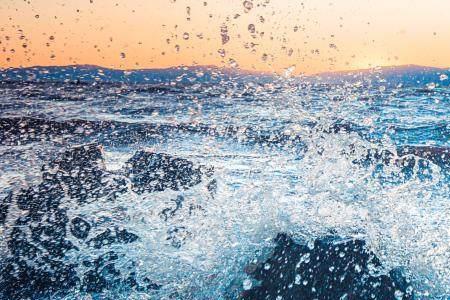 沉浸大海什么意思