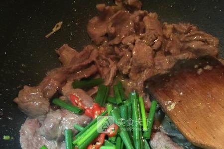 五花肉炒羊肉做法