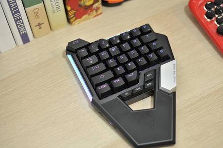 玩CS的时候键盘明显有延迟