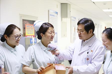 医院上班送什么礼物比较实用