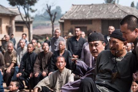 白鹿原每集第一个人是谁
