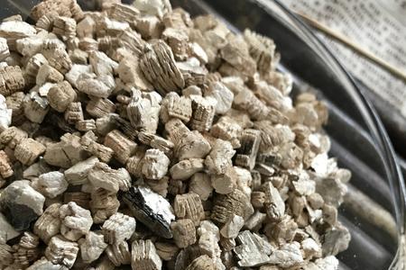 用岗石制蛭石可以吗