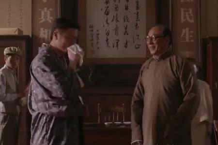 英雄祭报社老板娘谁演的