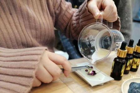 香薰里面带的小块是干什么用的
