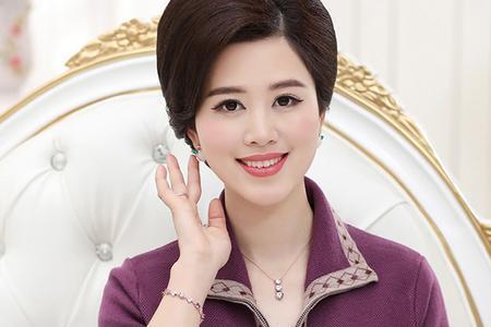 中年妇女穿衣四身就够了吗