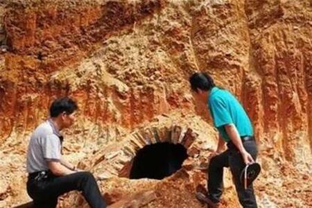 坟墓地下挖成什么形状