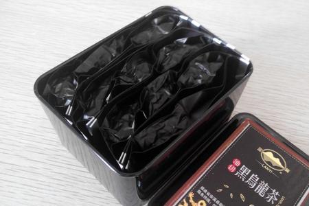 为什么茶叶泡久了水会变成黑色