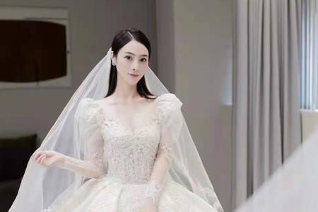 婚纱头上的一块白纱叫什么