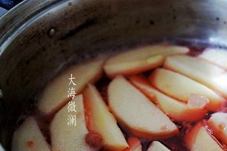 煮苹果水为什么会变红