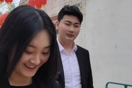 当年的媳妇当年的娃什么意思
