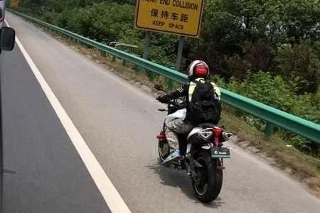 摩托车可以上一级路吗