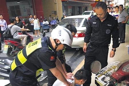 小偷与警察说话句法相同