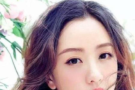 狮子鼻却很漂亮的女星