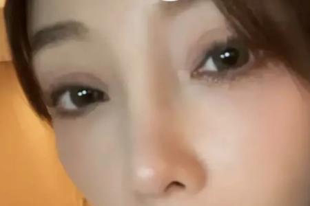 女生对你吐舌头表示什么