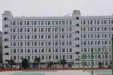 襄阳五中可以不住校吗