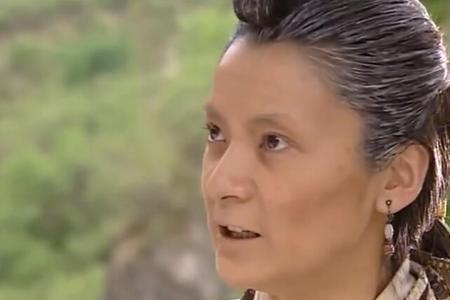 二炮手刘巧婆婆扮演者是谁