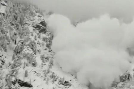 雪崩与滑坡崩塌的区别